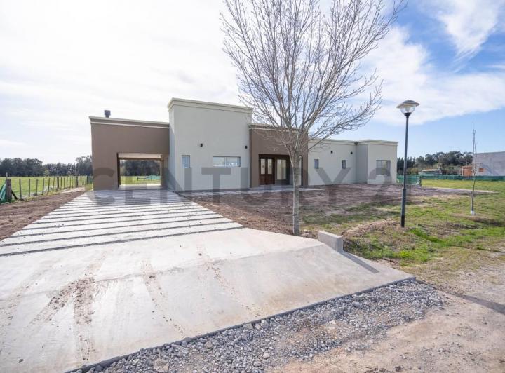 Casa en alquiler en Barrio privado El Mirador a estrenar 1