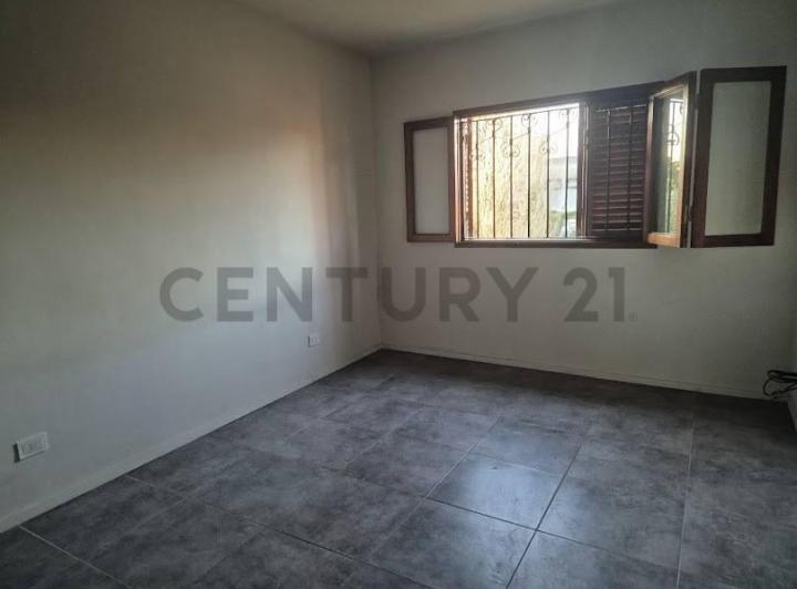 Alquiler Comercial en centro de City Bell 2