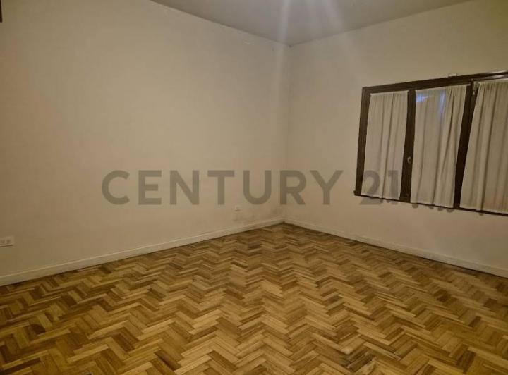 Alquiler Comercial en centro de City Bell 3