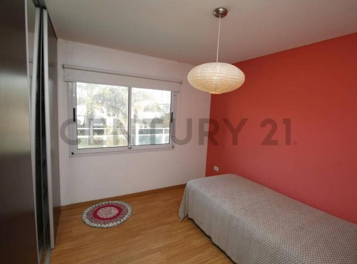 Casa en alquiler en Gonnet de 3 dormitorios 4