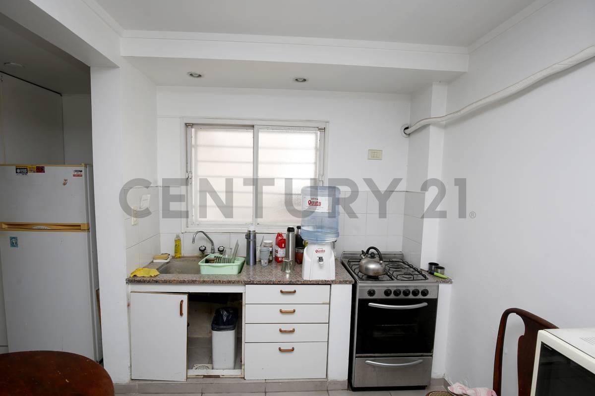 Foto de Casa en venta en La Plata con 4 dormitorios, imagen 5