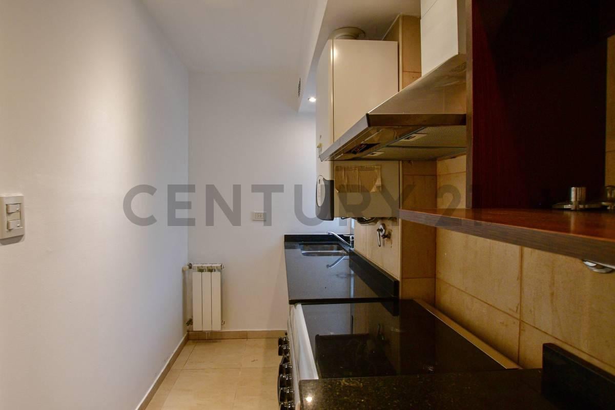 Departamento en venta en La Plata de 2 dormitorios cochera patio