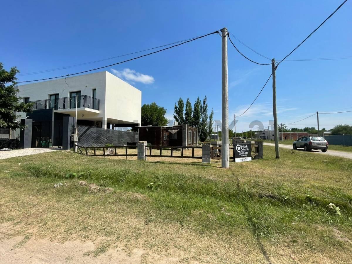 Lote en venta en City Bell interno en barrio cerrado La Campiña - Permuta y financiación.