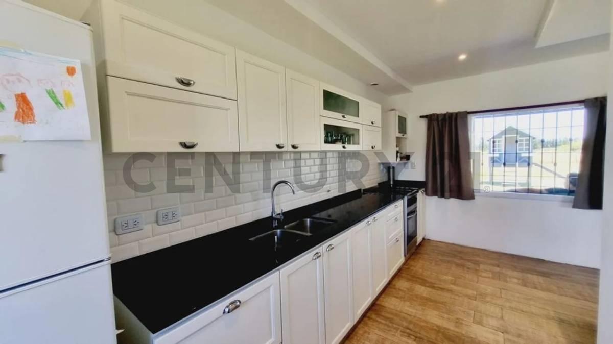 Foto de Casa en venta, tres dormitorios y pileta, La Plata permuta por, imagen 4