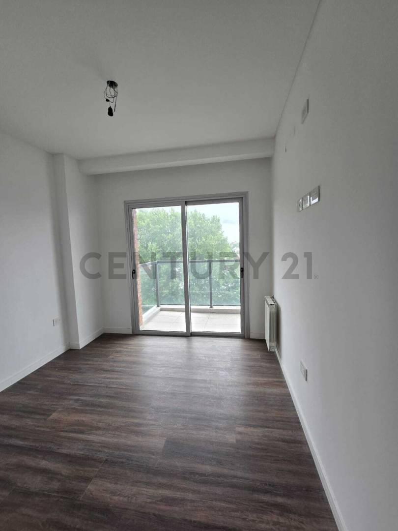 Foto de Departamento de 2 dormitorios con cochera en La Plata, imagen 2