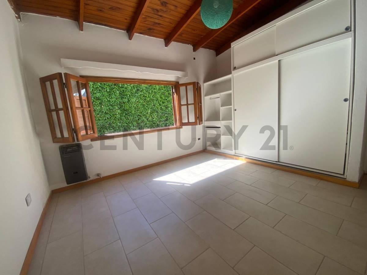 Foto de Casa en venta La Plata 2 dormitorios, cochera y Departamento, imagen 5