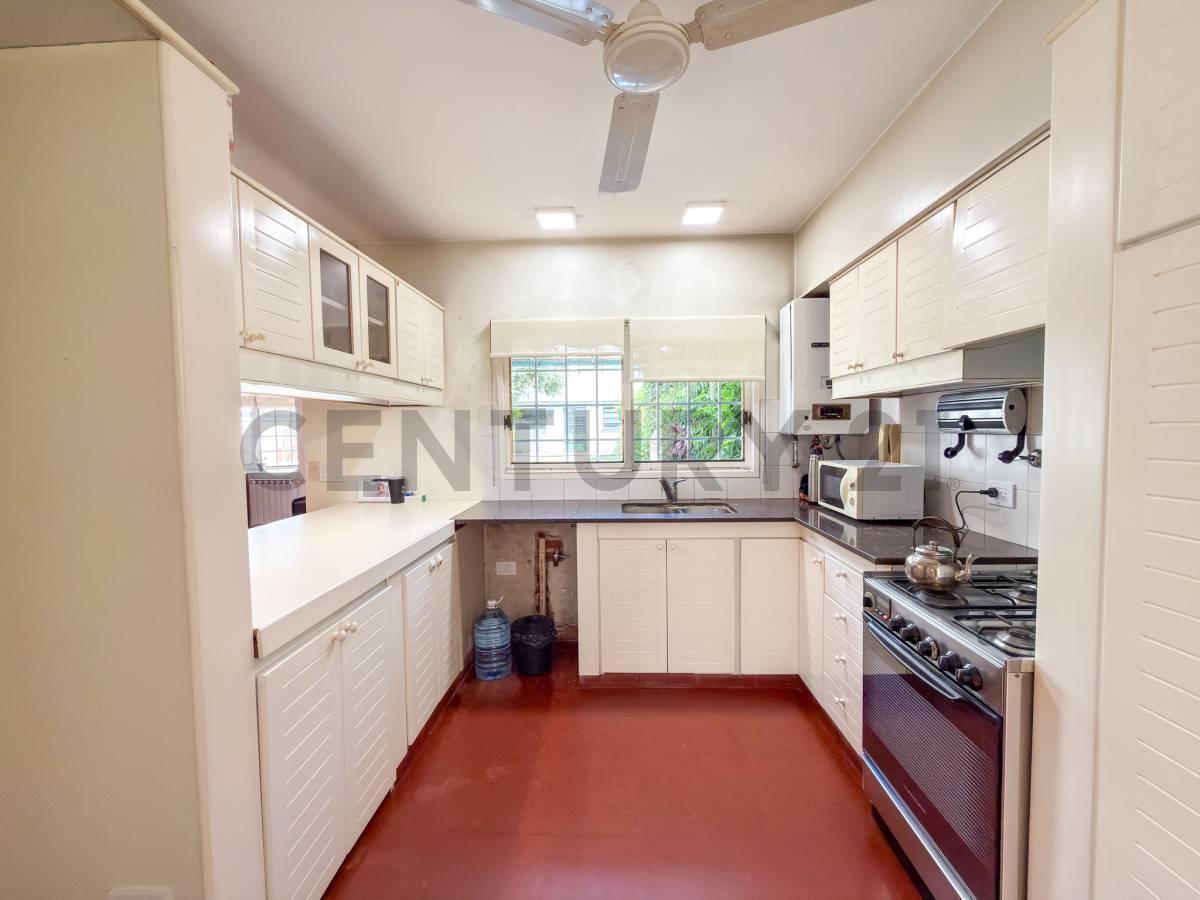 Foto de CASA EN VENTA - 3 DORMITORIOS - PARQUE -PLAZA MALVINAS, imagen 5