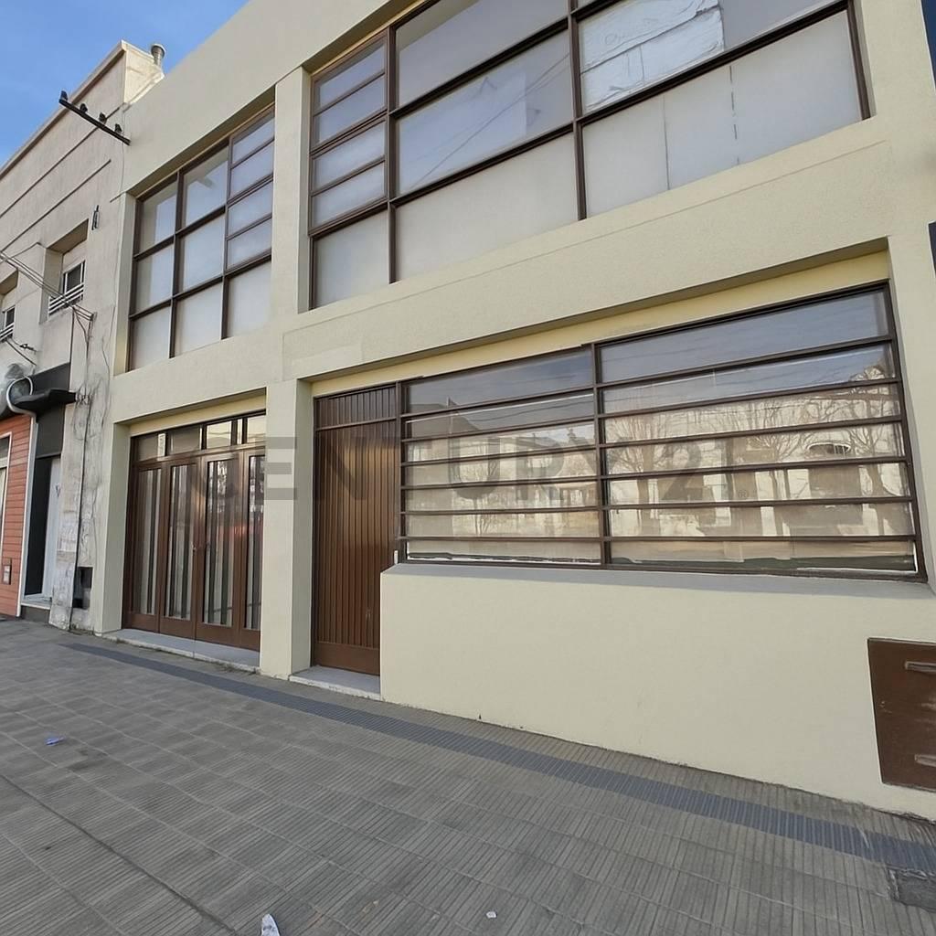 Casa en venta en Berisso centro con local