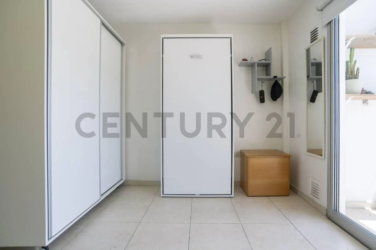 Foto de Departamento en venta en La Plata monoambiente con balcón, imagen 2