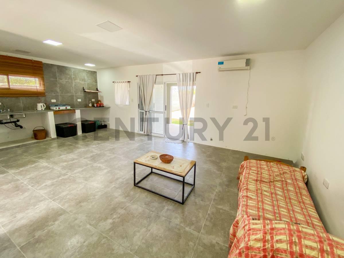 CASA EN VENTA EN LA PLATA DE UN DORMITORIO PARQUE Y PILETA EN SICARDI