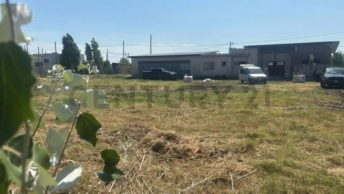 CASA EN VENTA EN GONNET A ESTRENAR CON PARQUE - 2 DORMITORIOS - VILLA CASTELLS 4