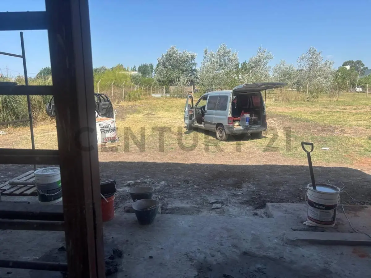 CASA EN VENTA EN GONNET A ESTRENAR CON PARQUE - 2 DORMITORIOS - VILLA CASTELLS 2