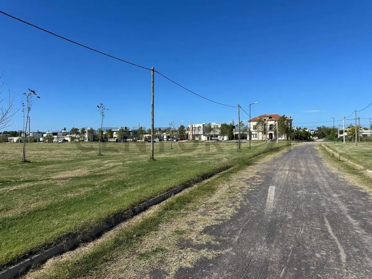 Lote en venta en City Bell 8