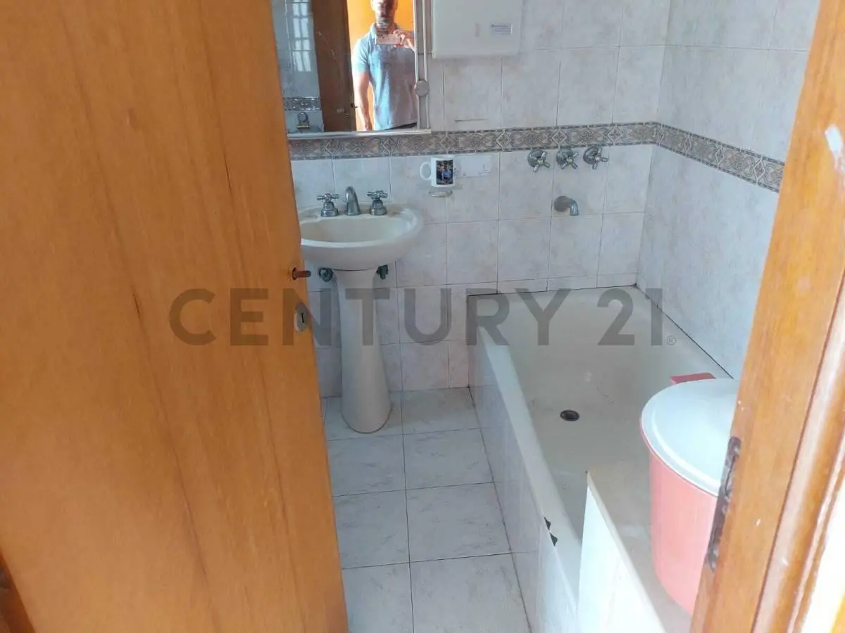 CASA EN ALQUILER EN LA PLATA CON DESTINO COMERCIAL 3