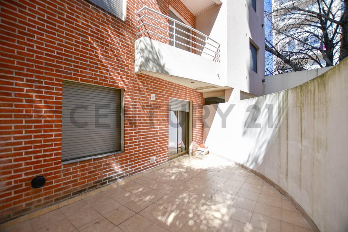 Foto de departamento en venta de un dormitorio con patio apto banco, imagen 3