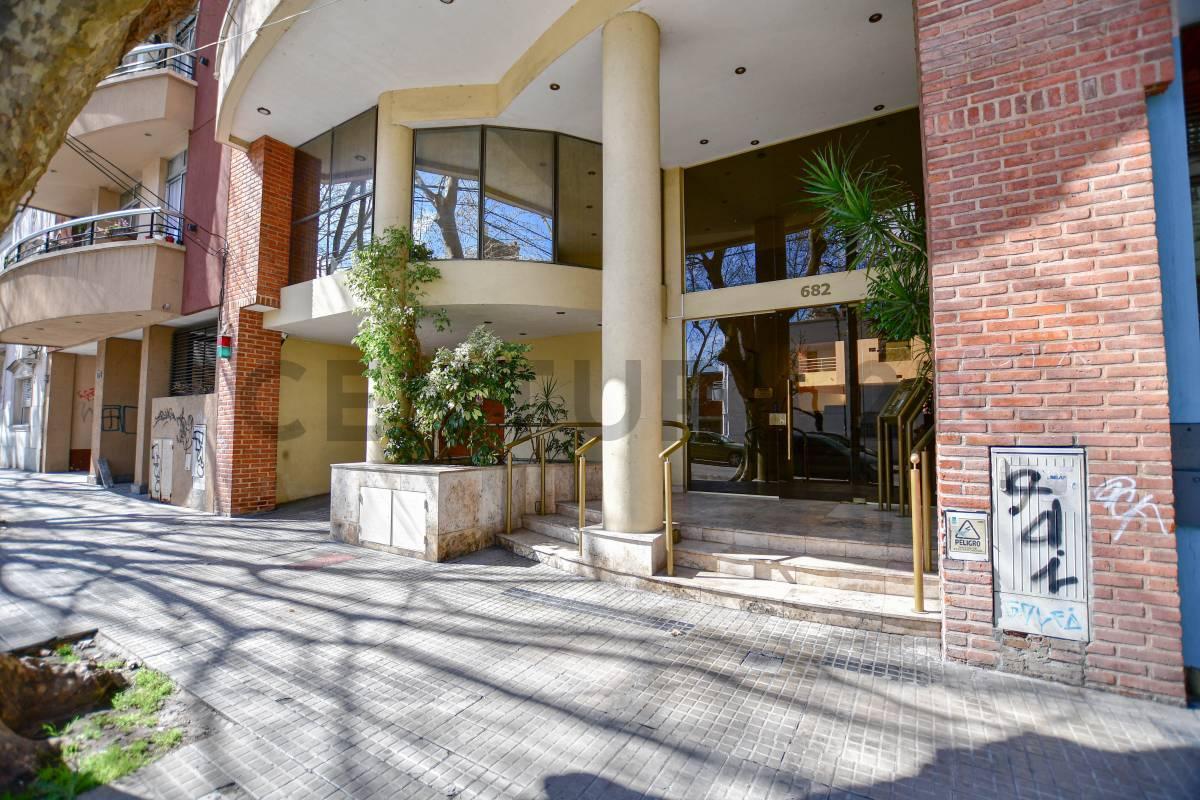 Foto de departamento en venta de un dormitorio con patio apto banco, imagen 1