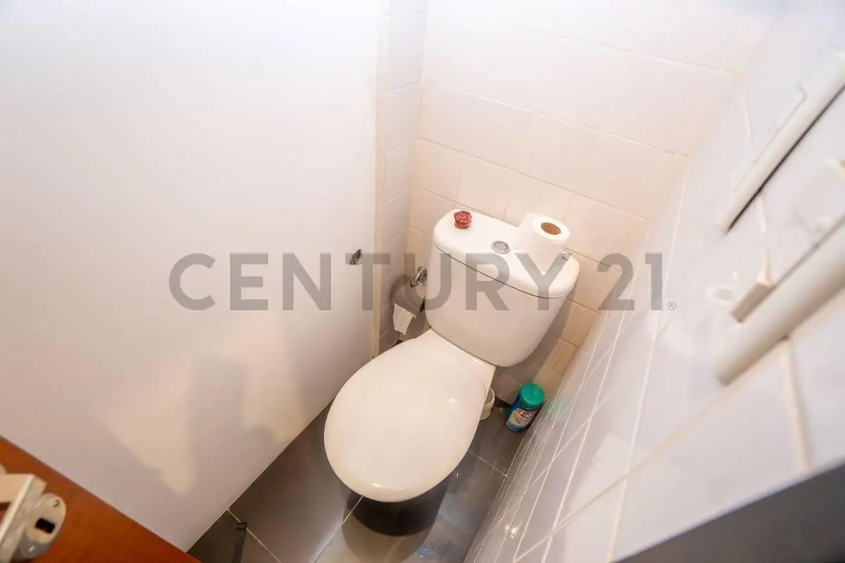 Oficina en venta en La Plata 4