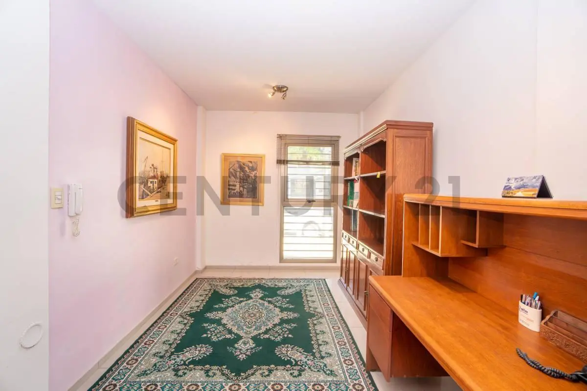 Oficina en venta en La Plata 5
