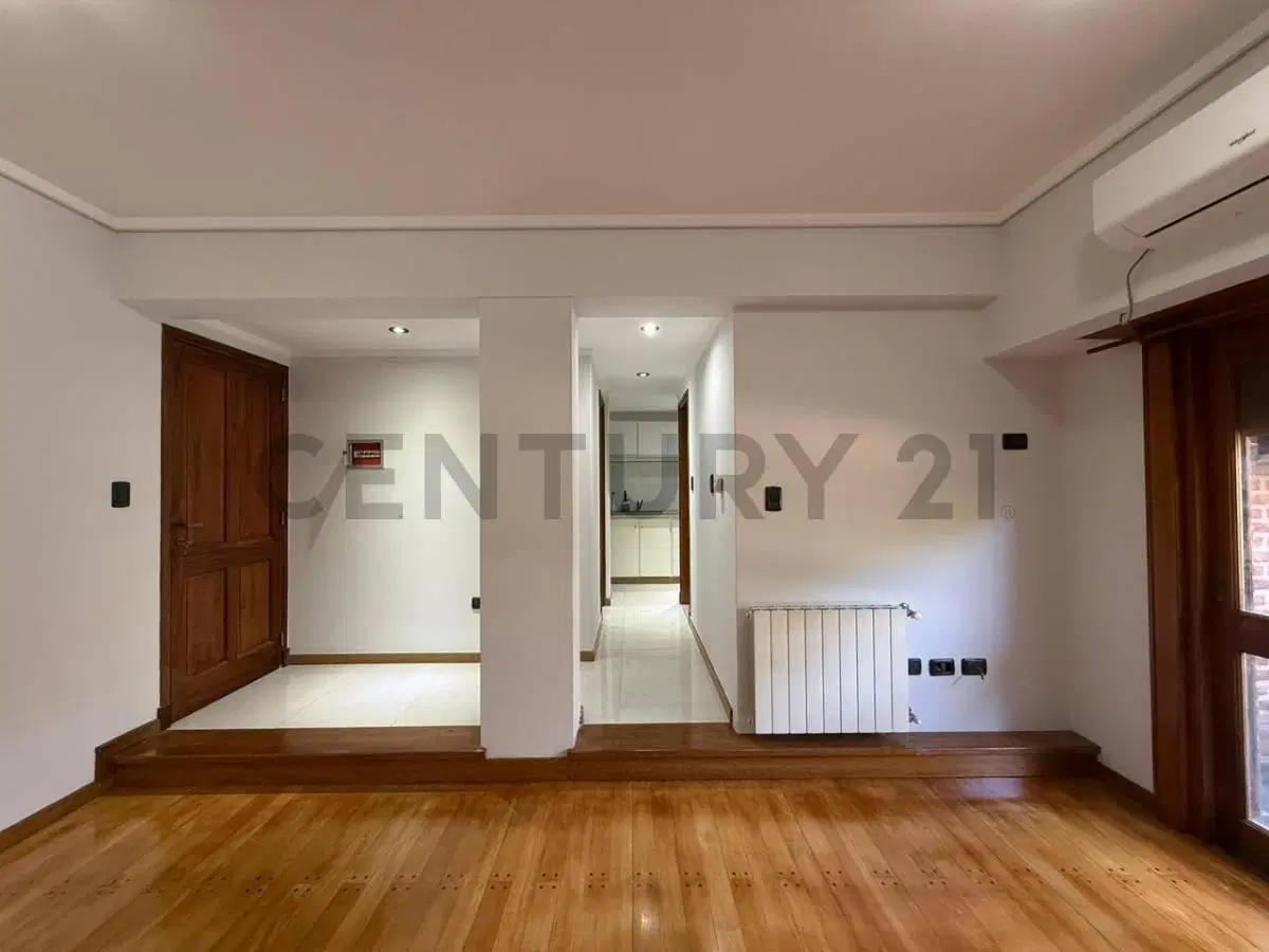 Departamento en alquiler en La Plata de un dormitorio con balcón y cochera 3