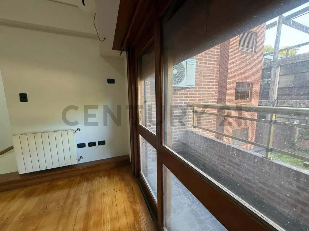 Departamento en alquiler en La Plata de un dormitorio con balcón y cochera 4