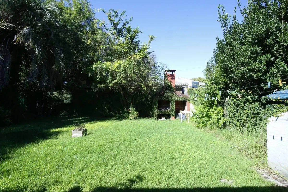 Casa en venta a reciclar en City Bell La Plata 4
