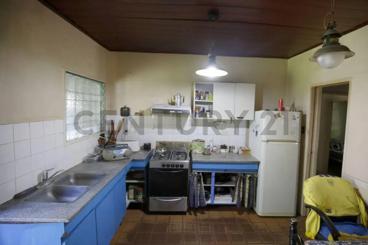 Casa en venta a reciclar en City Bell La Plata 5