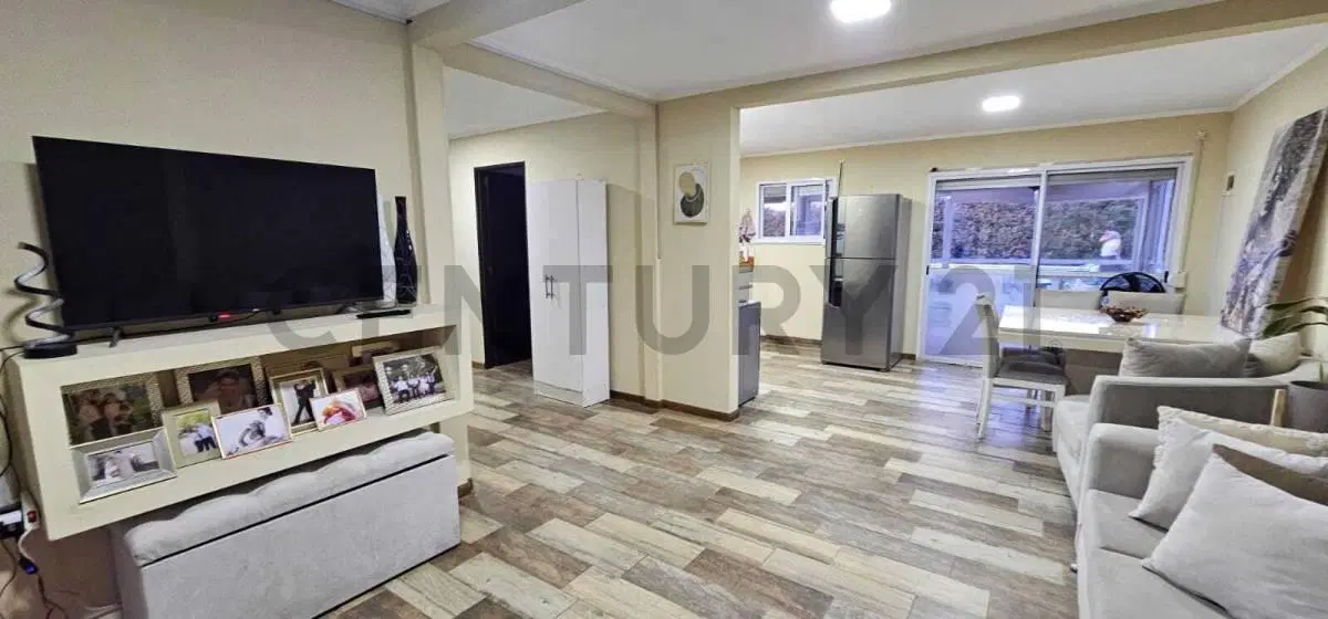 Casa en venta en La Plata de tres dormitorios en Parque Sicardi 3