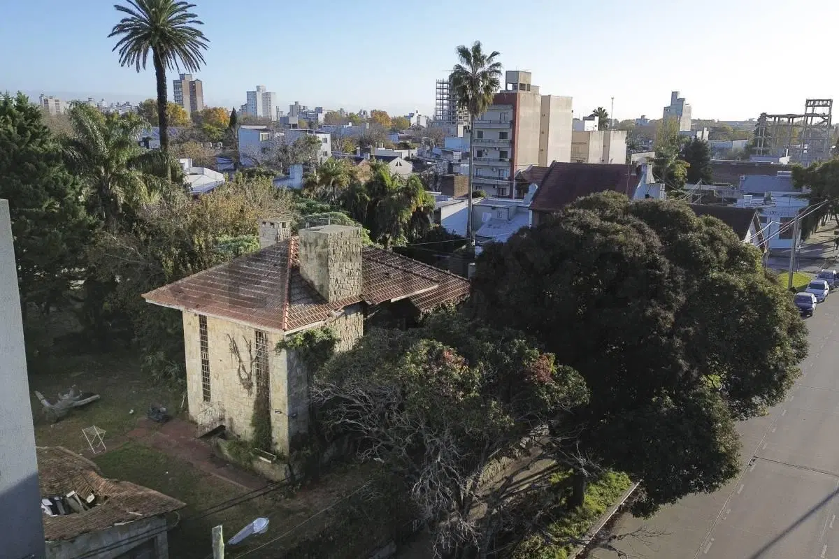 Lotes en venta en La Plata sobre Av 72 3