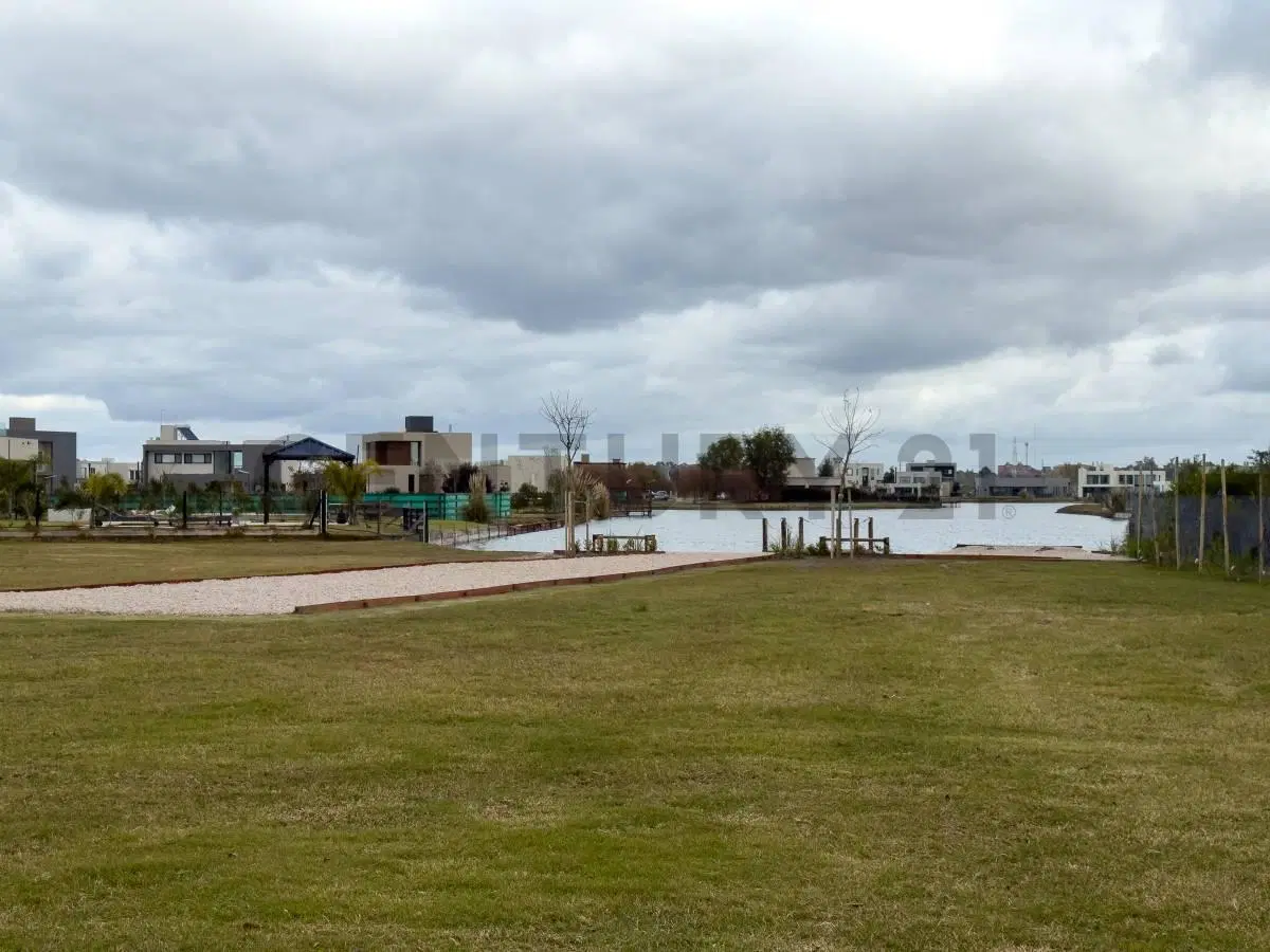 VENTA LOTE A LA LAGUNA 981mt2  Magallanes Pueblos del Plata. Hudson, Berazategui. 3