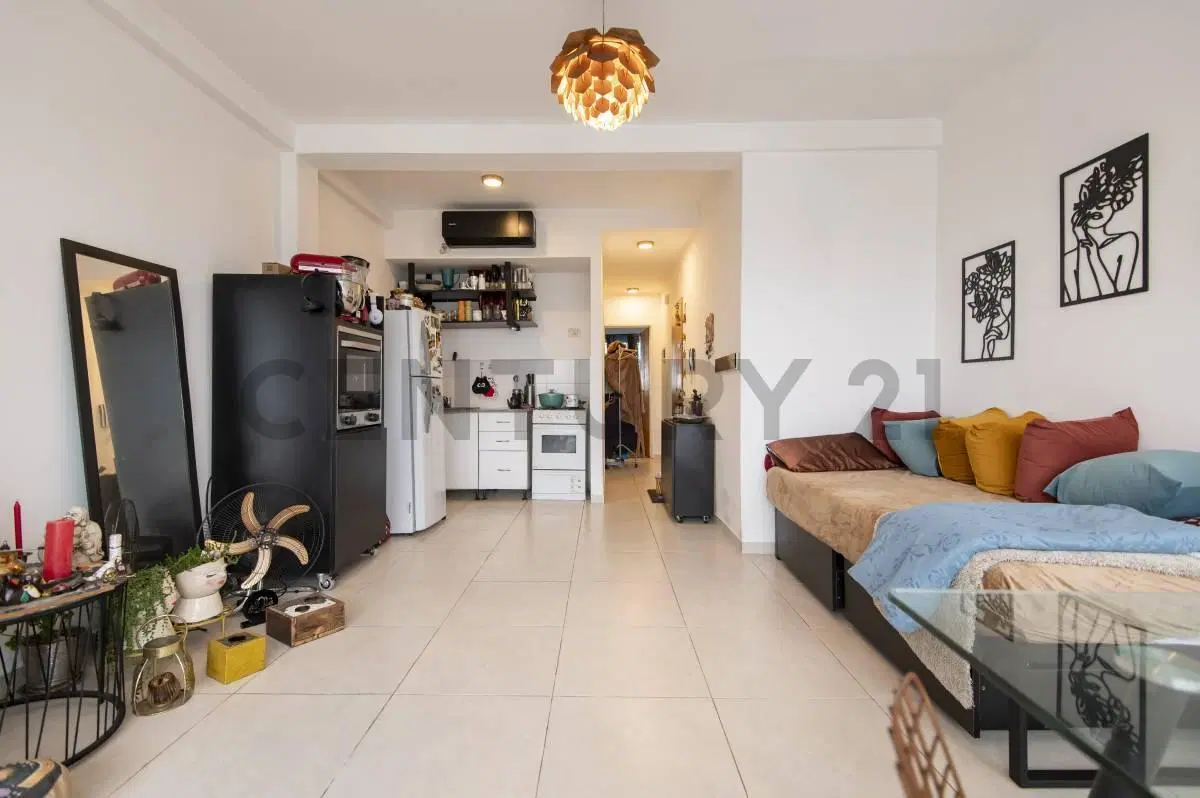 DEPARTAMENTO EN VENTA EN LA PLATA SEMIPISO DE 1 DORMITORIO CON BALCÓN Y COCHERA 2