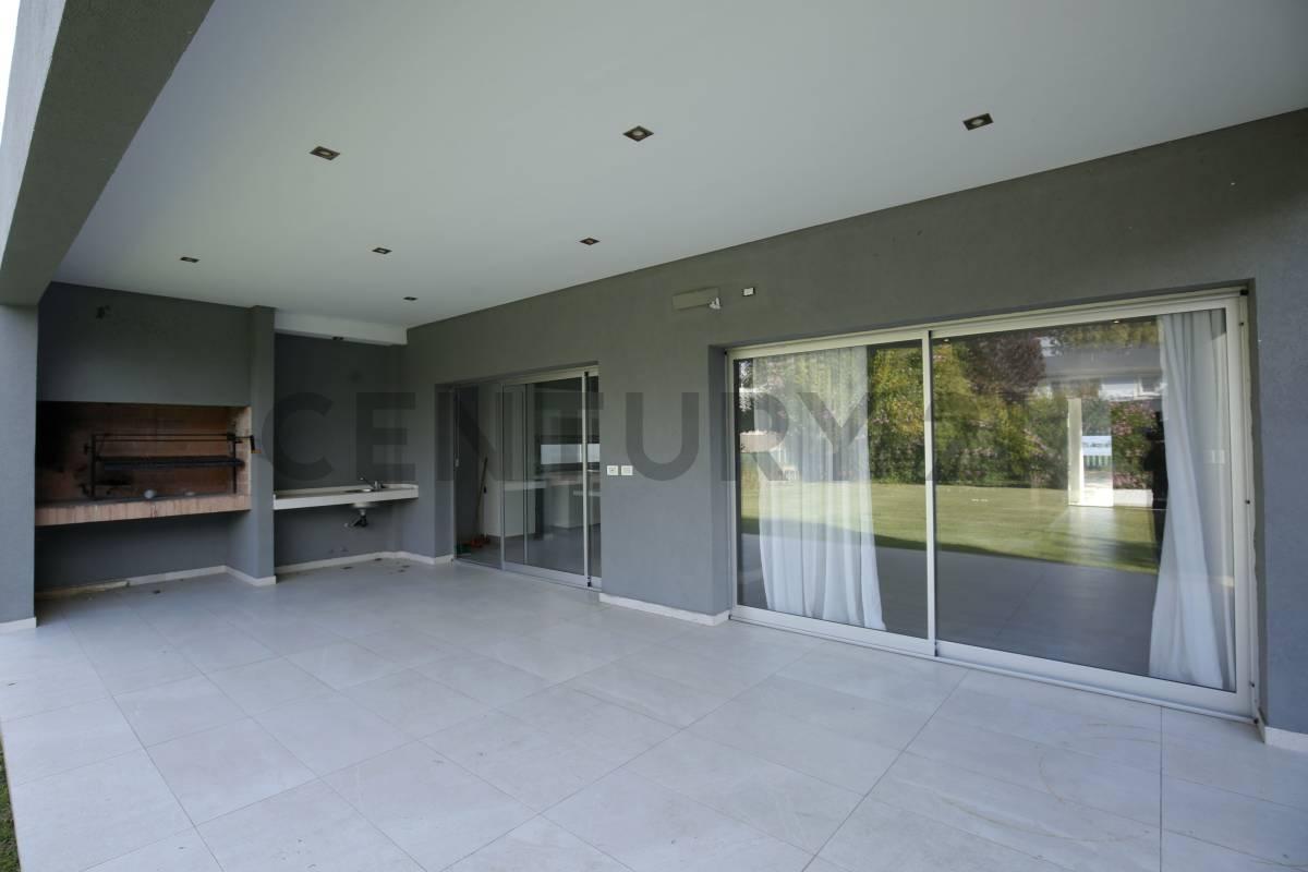 Foto de Casa en venta de cuatro dormitorios en Fincas de Iraola II., imagen 3