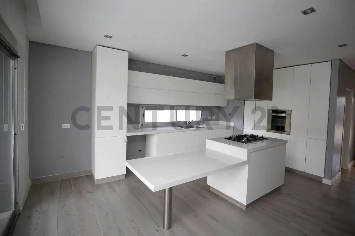 Casa en venta de cuatro dormitorios en Fincas de Iraola II. 2