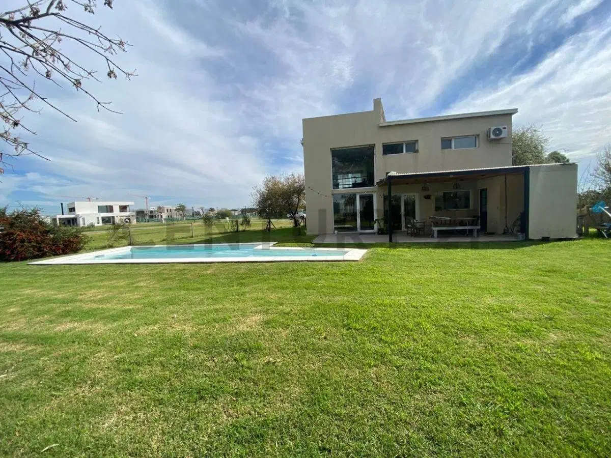 Casa en venta en Puerto Nizuc de tres dormitorios con parque y pileta en Puerto Nizuc 5