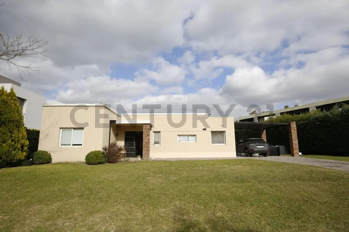 Casa en venta en Fincas de Iraola II de tres dormitorios 2