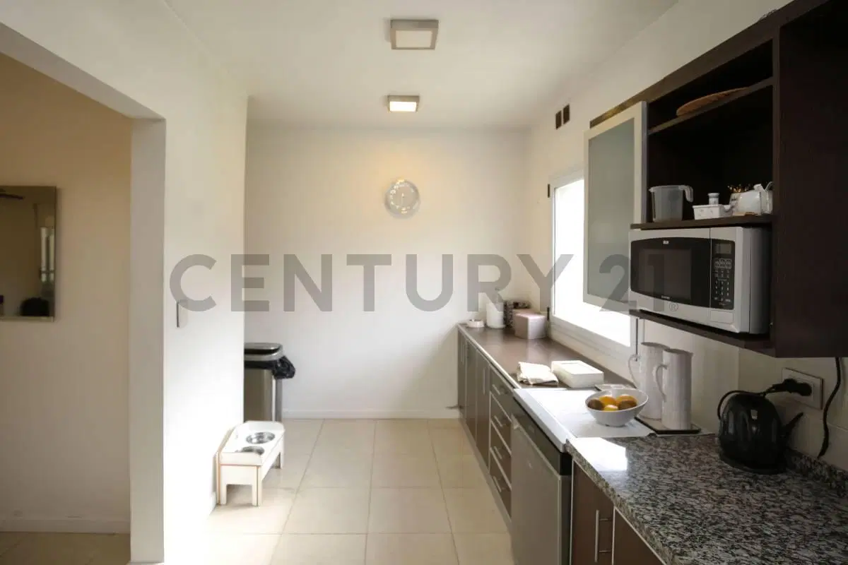 Casa en venta en Fincas de Iraola II de tres dormitorios 3