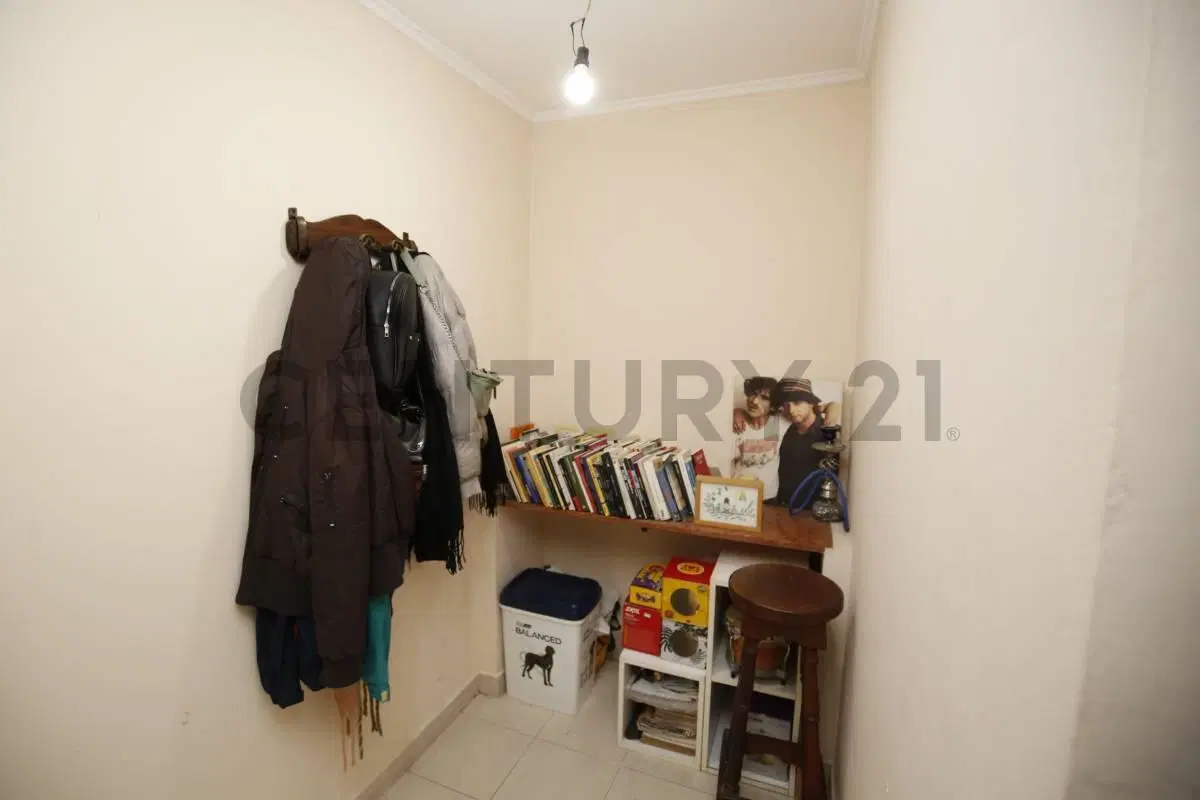 VENTA DE PH 1 DORMITORIO Y PATIO EN CALLE 55 E 23 Y 24 3