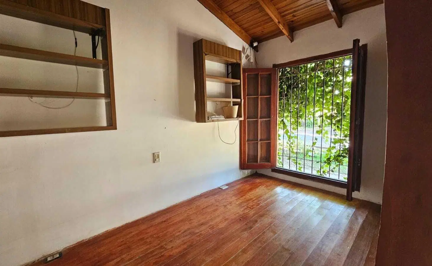 Casa en alquiler en Villa Elisa 4