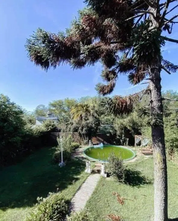 CASA EN VENTA EN CITY BELL DE 4 DORMITORIOS 4
