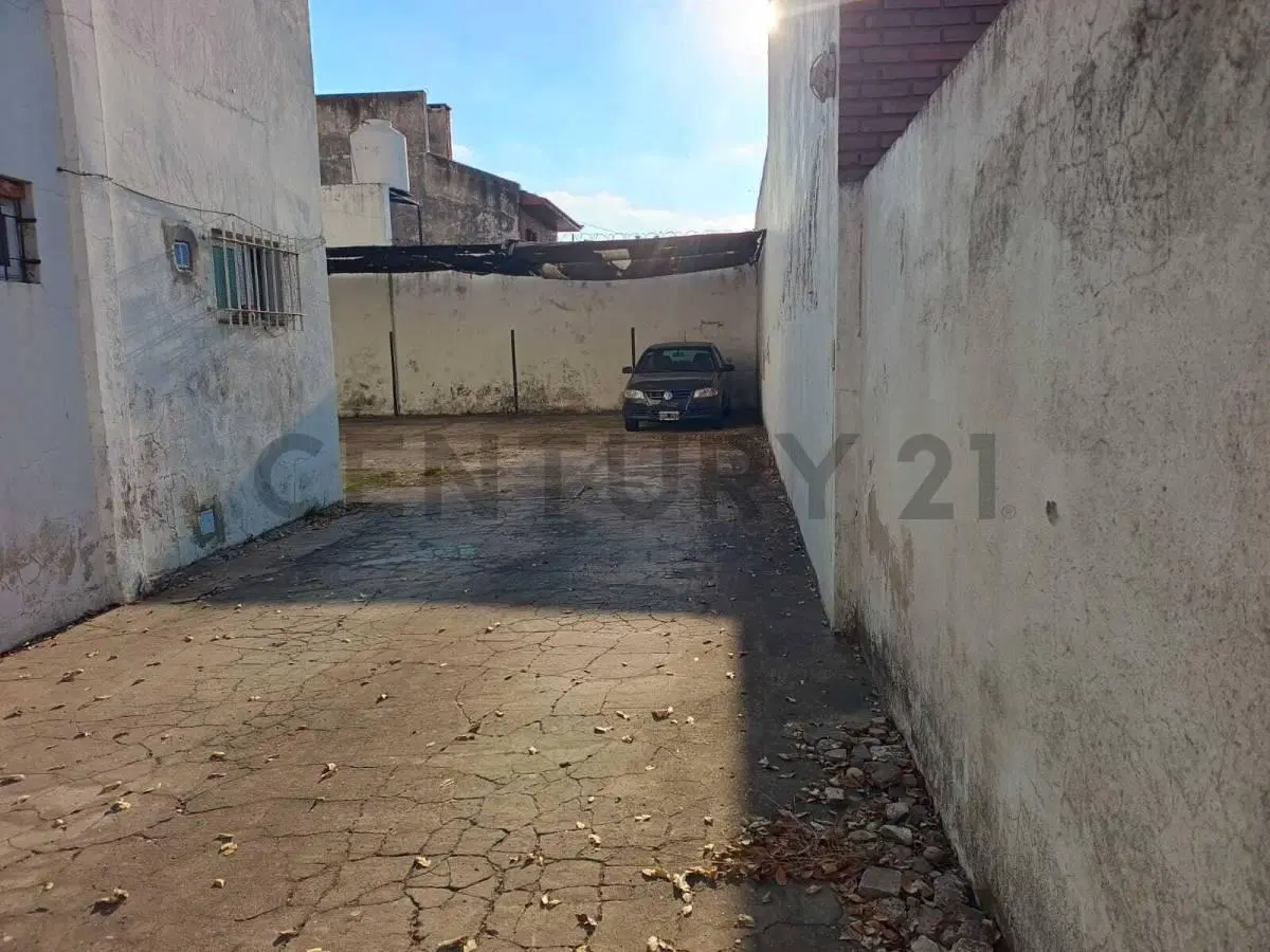 Departamento en alquiler en La Plata de dos dormitorios y cochera 4