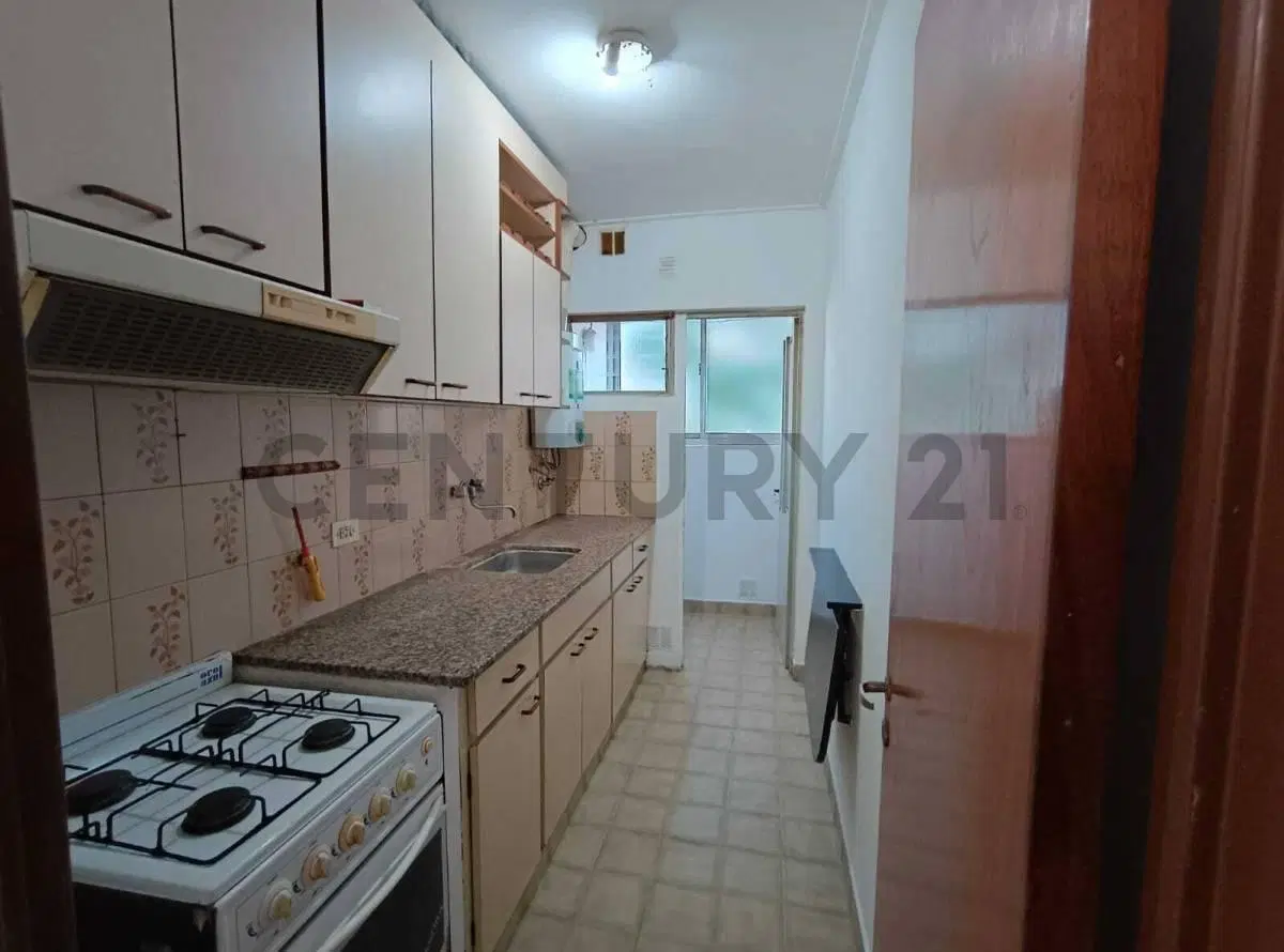 Departamento en alquiler en La Plata de dos dormitorios y cochera 5