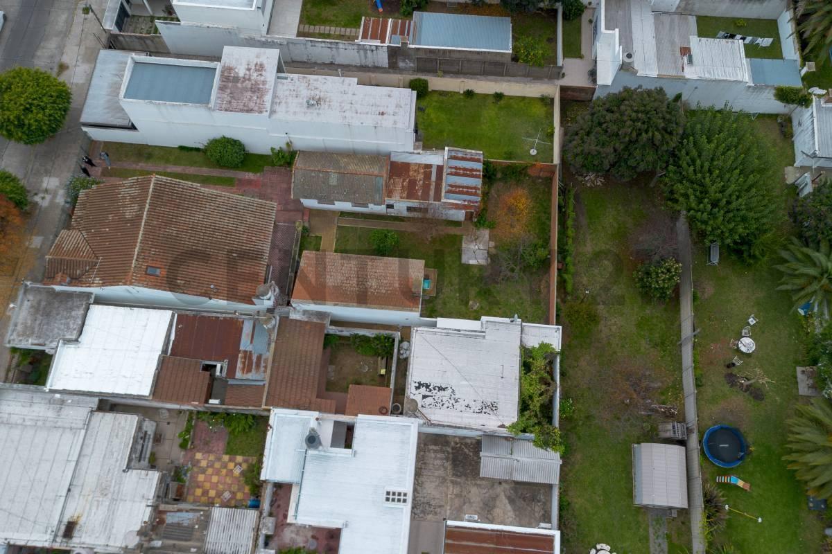 Lote con casa a demoler