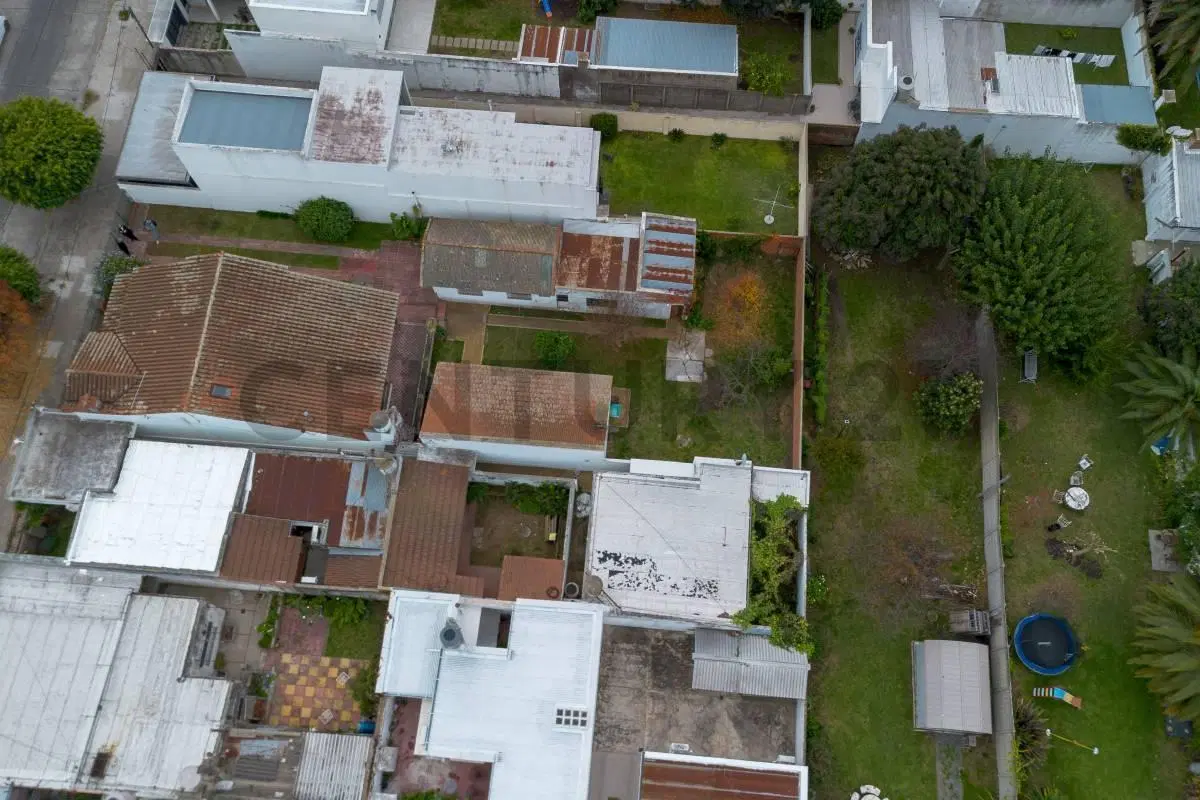 Lote con casa a demoler 3