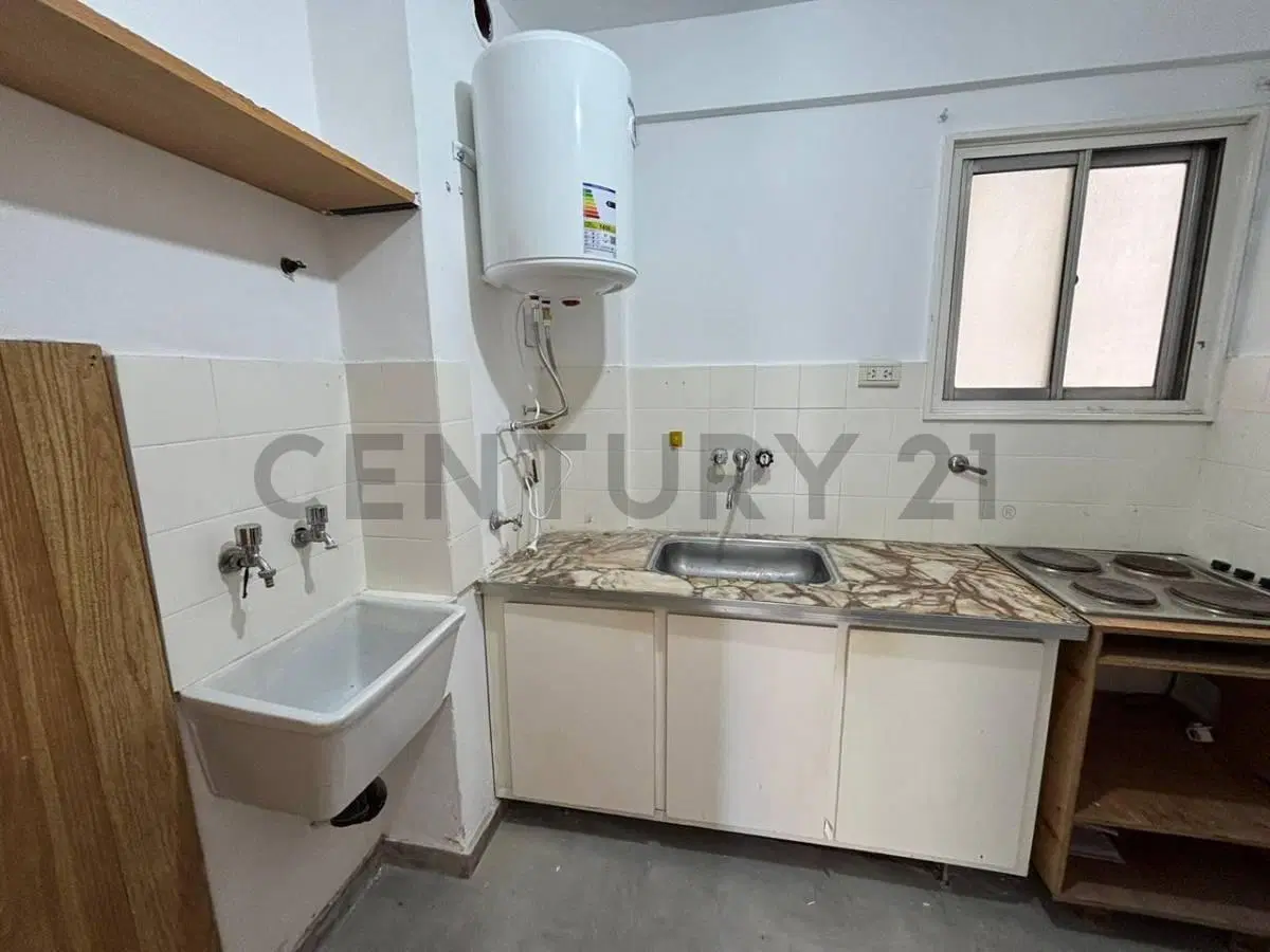 Departamento en alquiler en La Plata de dos dormitorios con balcón 4