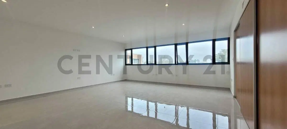 Oficina en alquiler en Gonnet con cochera en venta 4
