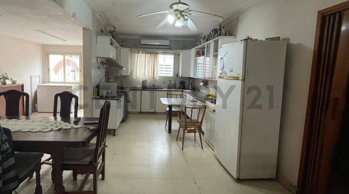 Foto de Casa en venta 3 dormitorios cochera y patio zona Facultades, imagen 4
