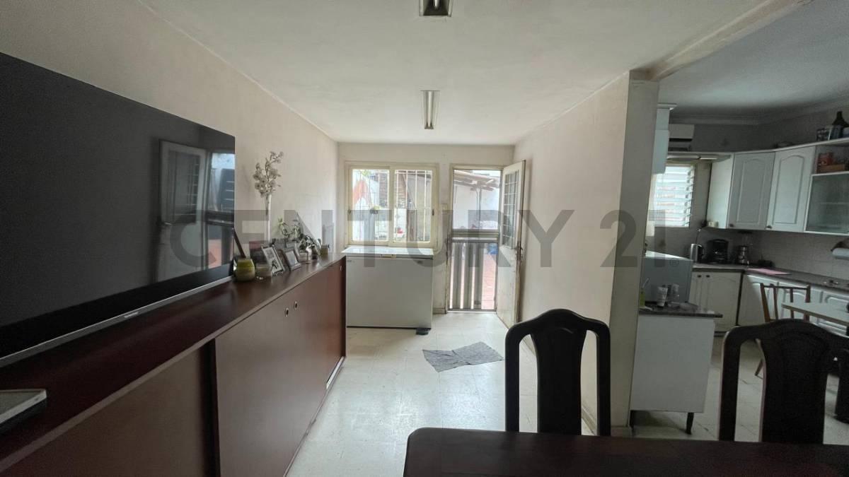 Foto de Casa en venta 3 dormitorios cochera y patio zona Facultades, imagen 1