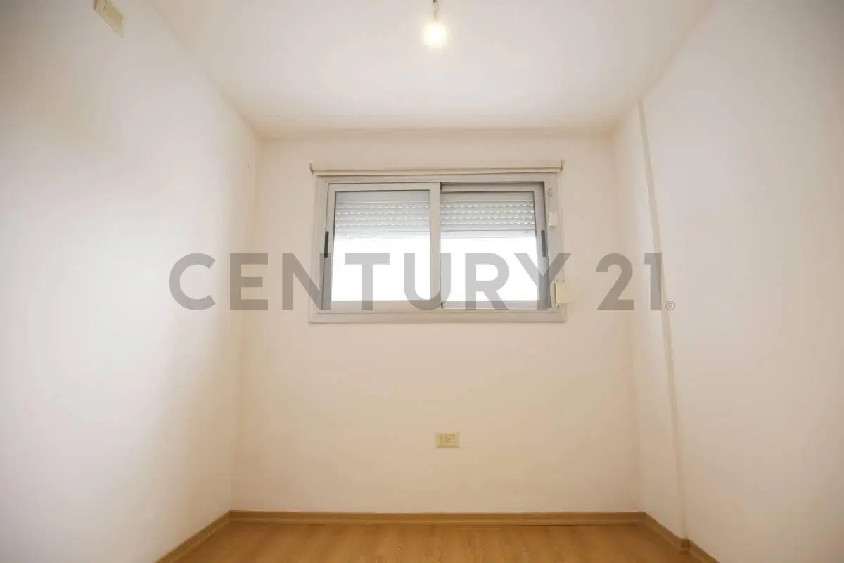 Departamento en venta en La Plata semipiso de 2 dormitorios y cochera 3