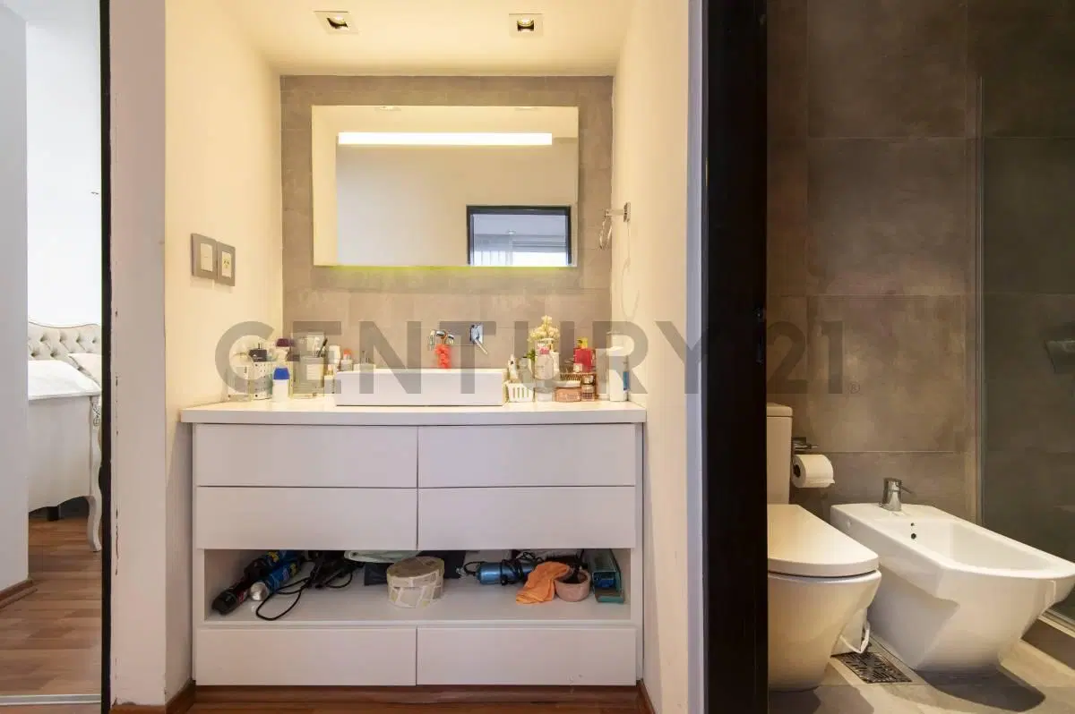 Casas de categoría en venta en La Plata 5