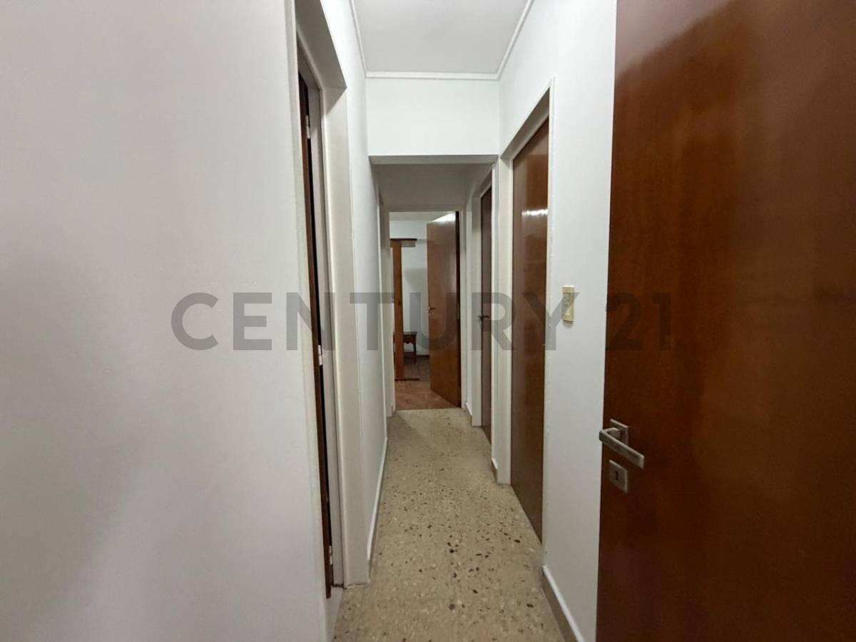 Foto de DEPARTAMENTO EN ALQUILER EN LA PLATA DE 3 DORMITORIOS, imagen 3