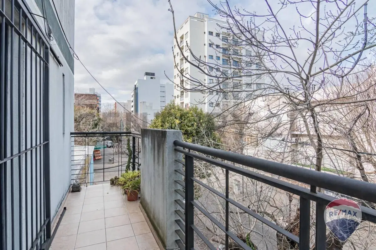 Departamento en venta en La Plata tipo dúplex de 2 dormitorios con terraza privada 2